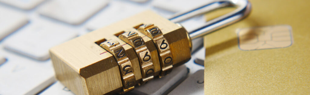 תמונת מנעול מונח על מקלדת מחשב